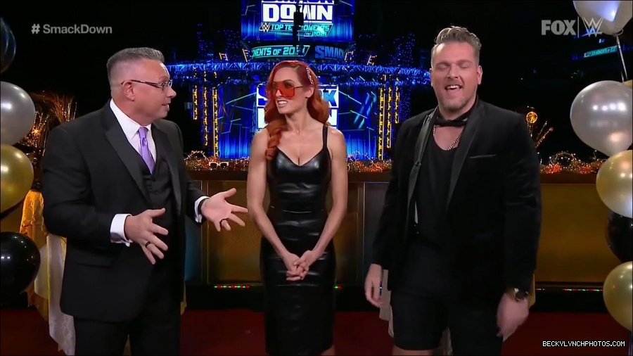 WWE_Friday_Night_SmackDown_2021_12_31_WWE_s_Top_Ten_Moments_Of_2021_720p_HDTV_x264-NWCHD_mp4_002585119.jpg