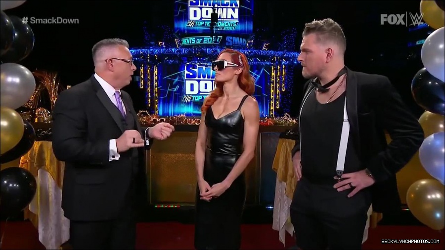 WWE_Friday_Night_SmackDown_2021_12_31_WWE_s_Top_Ten_Moments_Of_2021_720p_HDTV_x264-NWCHD_mp4_003122223.jpg