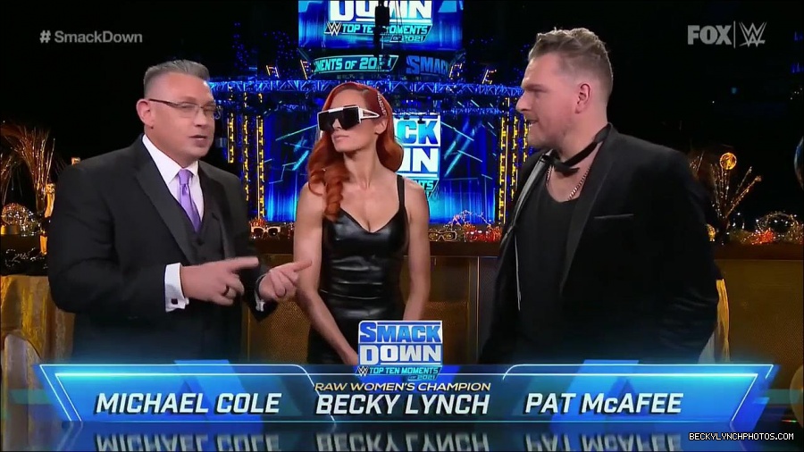 WWE_Friday_Night_SmackDown_2021_12_31_WWE_s_Top_Ten_Moments_Of_2021_720p_HDTV_x264-NWCHD_mp4_003138239.jpg