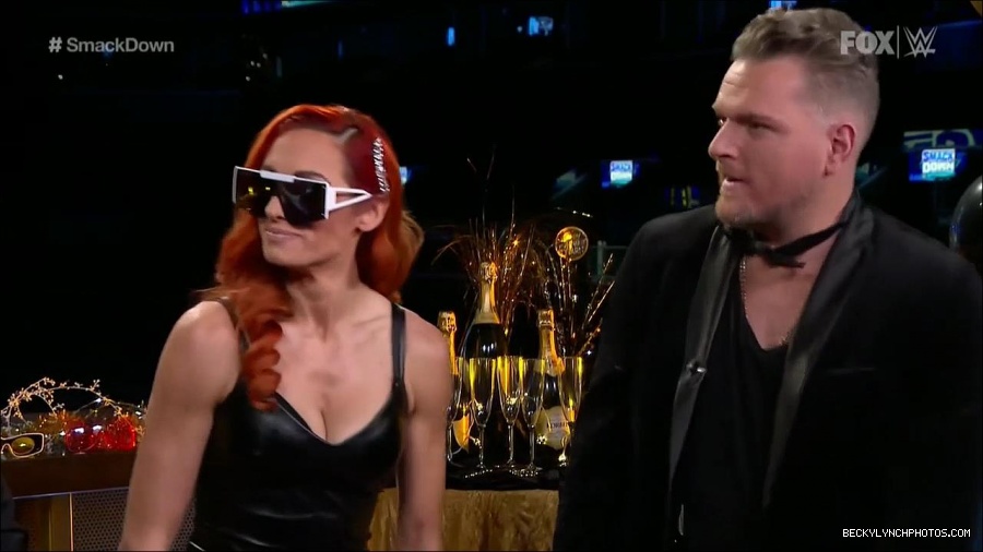 WWE_Friday_Night_SmackDown_2021_12_31_WWE_s_Top_Ten_Moments_Of_2021_720p_HDTV_x264-NWCHD_mp4_003155856.jpg