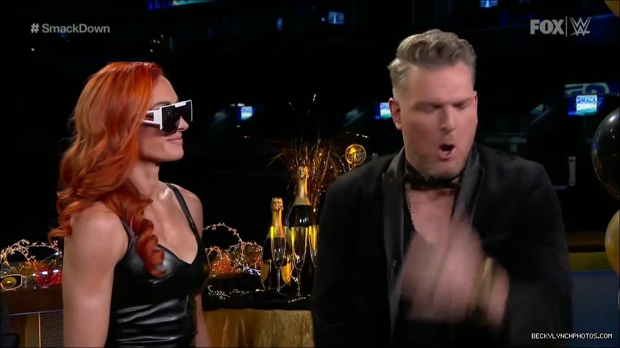 WWE_Friday_Night_SmackDown_2021_12_31_WWE_s_Top_Ten_Moments_Of_2021_720p_HDTV_x264-NWCHD_mp4_003157058.jpg