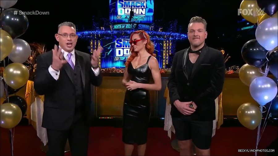 WWE_Friday_Night_SmackDown_2021_12_31_WWE_s_Top_Ten_Moments_Of_2021_720p_HDTV_x264-NWCHD_mp4_003912580.jpg