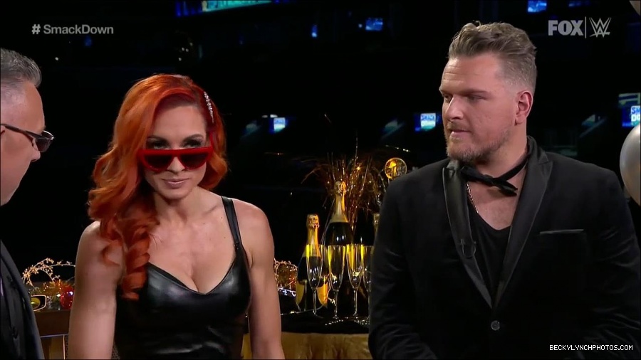 WWE_Friday_Night_SmackDown_2021_12_31_WWE_s_Top_Ten_Moments_Of_2021_720p_HDTV_x264-NWCHD_mp4_003930598.jpg