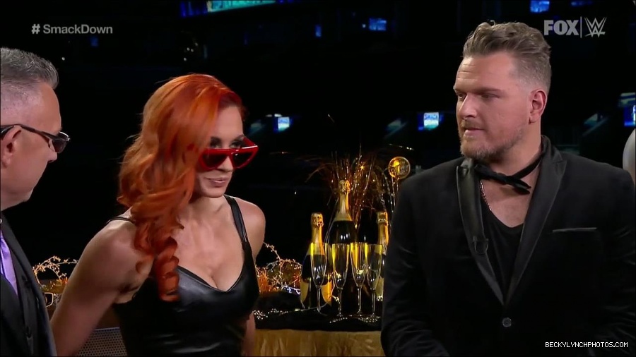 WWE_Friday_Night_SmackDown_2021_12_31_WWE_s_Top_Ten_Moments_Of_2021_720p_HDTV_x264-NWCHD_mp4_003930998.jpg