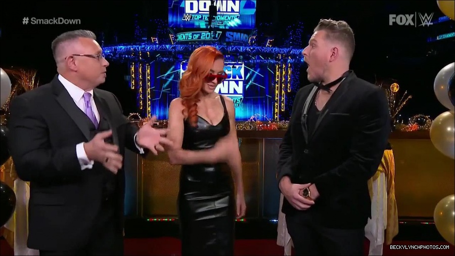 WWE_Friday_Night_SmackDown_2021_12_31_WWE_s_Top_Ten_Moments_Of_2021_720p_HDTV_x264-NWCHD_mp4_003934602.jpg