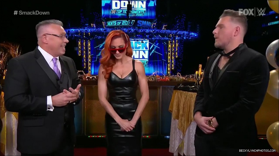 WWE_Friday_Night_SmackDown_2021_12_31_WWE_s_Top_Ten_Moments_Of_2021_720p_HDTV_x264-NWCHD_mp4_003936604.jpg