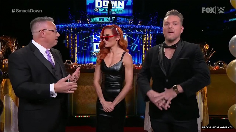 WWE_Friday_Night_SmackDown_2021_12_31_WWE_s_Top_Ten_Moments_Of_2021_720p_HDTV_x264-NWCHD_mp4_003938205.jpg
