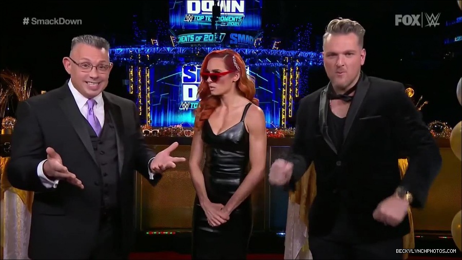 WWE_Friday_Night_SmackDown_2021_12_31_WWE_s_Top_Ten_Moments_Of_2021_720p_HDTV_x264-NWCHD_mp4_003941408.jpg