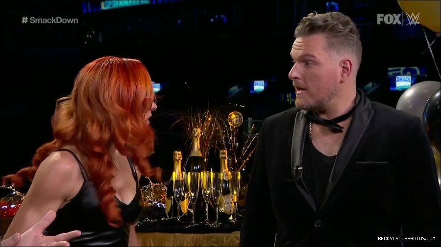 WWE_Friday_Night_SmackDown_2021_12_31_WWE_s_Top_Ten_Moments_Of_2021_720p_HDTV_x264-NWCHD_mp4_003944211.jpg