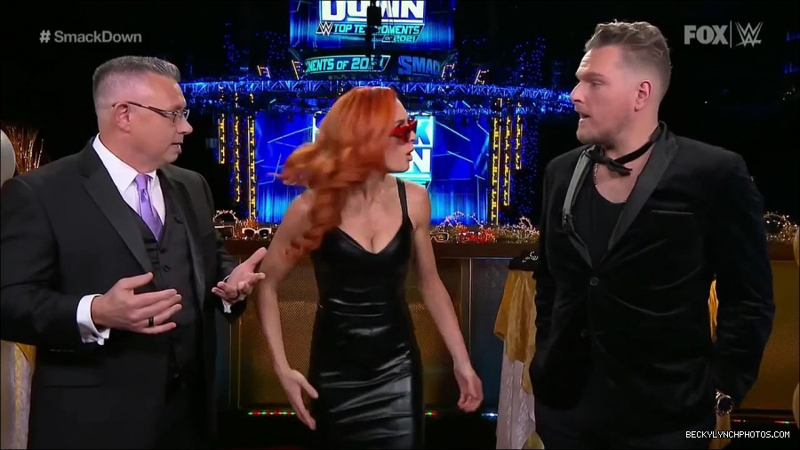 WWE_Friday_Night_SmackDown_2021_12_31_WWE_s_Top_Ten_Moments_Of_2021_720p_HDTV_x264-NWCHD_mp4_003945813.jpg