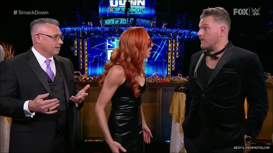 WWE_Friday_Night_SmackDown_2021_12_31_WWE_s_Top_Ten_Moments_Of_2021_720p_HDTV_x264-NWCHD_mp4_003946213.jpg