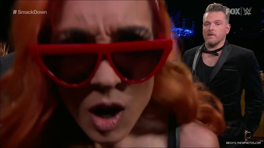 WWE_Friday_Night_SmackDown_2021_12_31_WWE_s_Top_Ten_Moments_Of_2021_720p_HDTV_x264-NWCHD_mp4_003947815.jpg