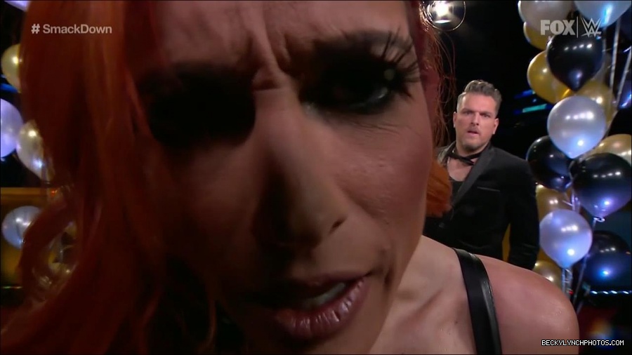 WWE_Friday_Night_SmackDown_2021_12_31_WWE_s_Top_Ten_Moments_Of_2021_720p_HDTV_x264-NWCHD_mp4_003953821.jpg