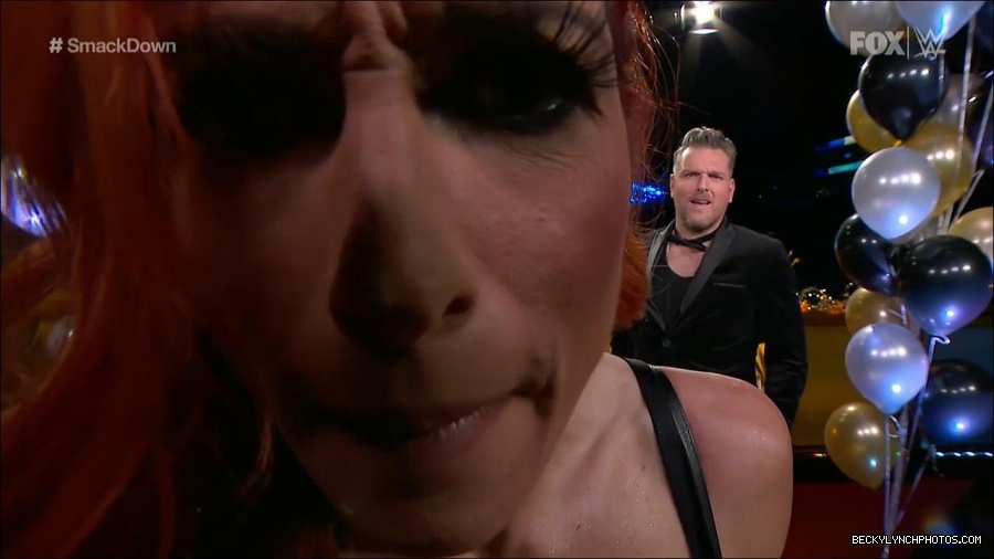 WWE_Friday_Night_SmackDown_2021_12_31_WWE_s_Top_Ten_Moments_Of_2021_720p_HDTV_x264-NWCHD_mp4_003957024.jpg