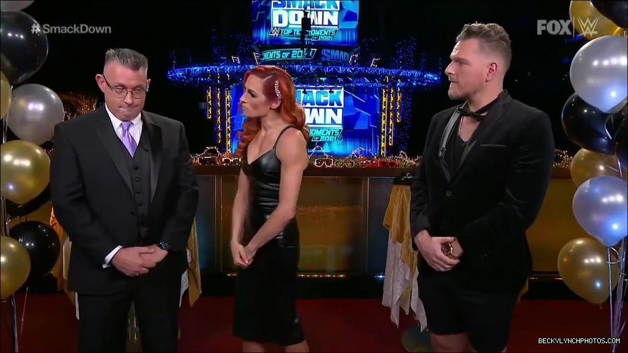 WWE_Friday_Night_SmackDown_2021_12_31_WWE_s_Top_Ten_Moments_Of_2021_720p_HDTV_x264-NWCHD_mp4_004297030.jpg