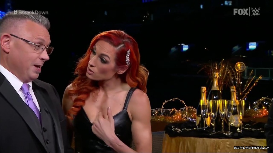 WWE_Friday_Night_SmackDown_2021_12_31_WWE_s_Top_Ten_Moments_Of_2021_720p_HDTV_x264-NWCHD_mp4_004306240.jpg