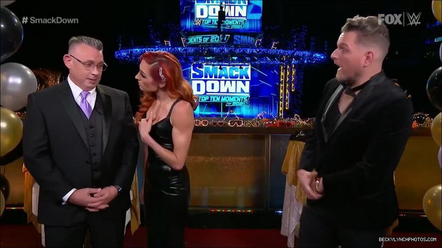 WWE_Friday_Night_SmackDown_2021_12_31_WWE_s_Top_Ten_Moments_Of_2021_720p_HDTV_x264-NWCHD_mp4_004307040.jpg