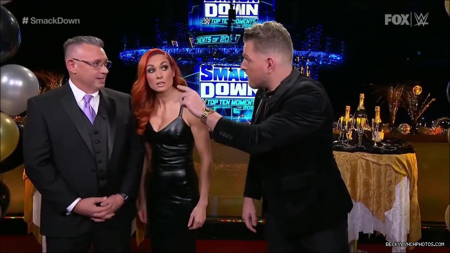 WWE_Friday_Night_SmackDown_2021_12_31_WWE_s_Top_Ten_Moments_Of_2021_720p_HDTV_x264-NWCHD_mp4_004309443.jpg