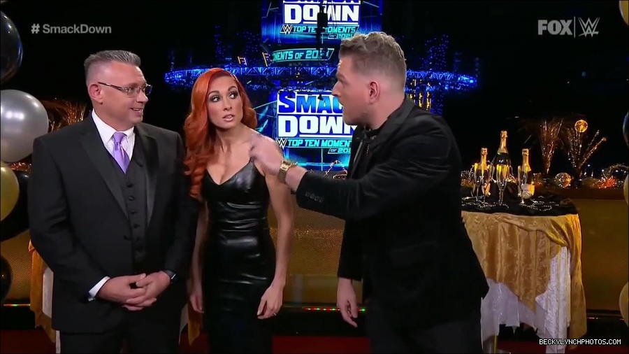 WWE_Friday_Night_SmackDown_2021_12_31_WWE_s_Top_Ten_Moments_Of_2021_720p_HDTV_x264-NWCHD_mp4_004309843.jpg