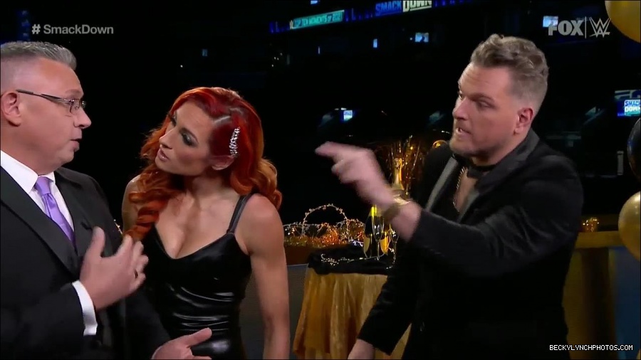 WWE_Friday_Night_SmackDown_2021_12_31_WWE_s_Top_Ten_Moments_Of_2021_720p_HDTV_x264-NWCHD_mp4_004312246.jpg