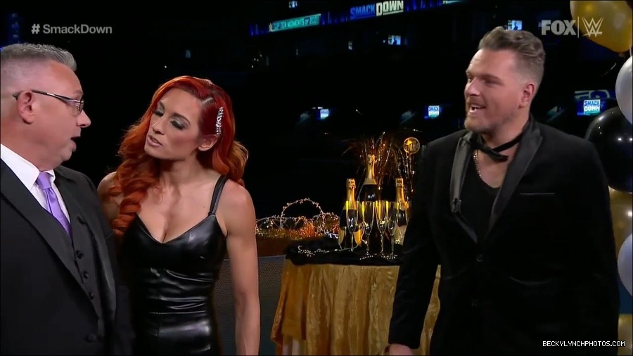 WWE_Friday_Night_SmackDown_2021_12_31_WWE_s_Top_Ten_Moments_Of_2021_720p_HDTV_x264-NWCHD_mp4_004314248.jpg