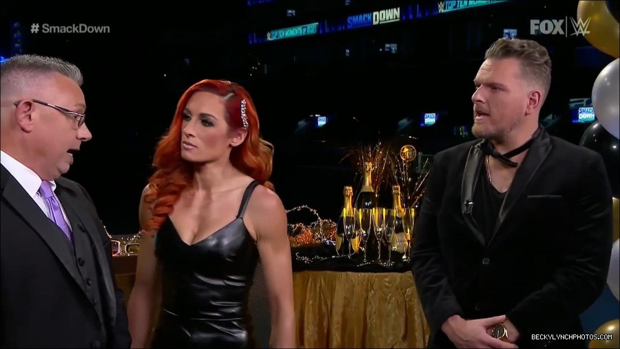 WWE_Friday_Night_SmackDown_2021_12_31_WWE_s_Top_Ten_Moments_Of_2021_720p_HDTV_x264-NWCHD_mp4_004316650.jpg