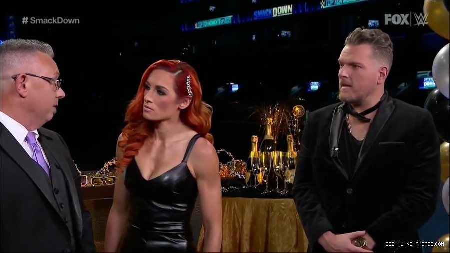 WWE_Friday_Night_SmackDown_2021_12_31_WWE_s_Top_Ten_Moments_Of_2021_720p_HDTV_x264-NWCHD_mp4_004317050.jpg