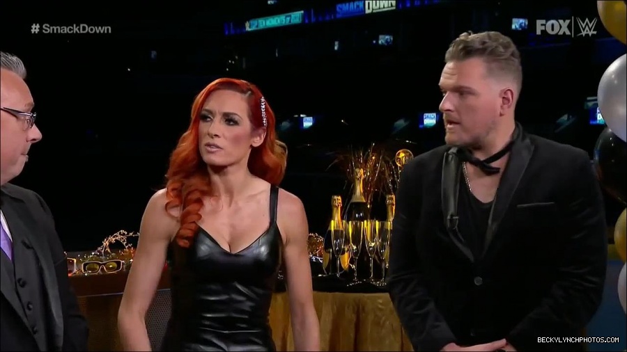 WWE_Friday_Night_SmackDown_2021_12_31_WWE_s_Top_Ten_Moments_Of_2021_720p_HDTV_x264-NWCHD_mp4_004320654.jpg
