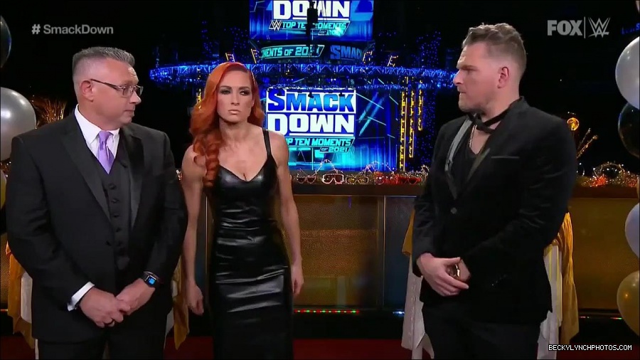WWE_Friday_Night_SmackDown_2021_12_31_WWE_s_Top_Ten_Moments_Of_2021_720p_HDTV_x264-NWCHD_mp4_004323857.jpg