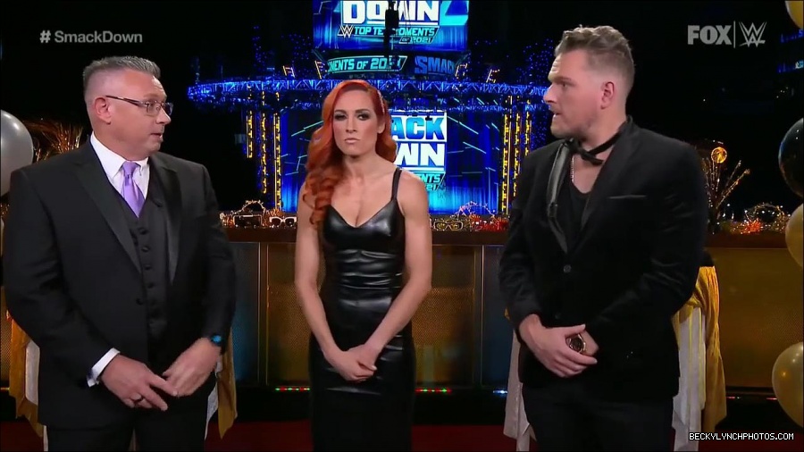 WWE_Friday_Night_SmackDown_2021_12_31_WWE_s_Top_Ten_Moments_Of_2021_720p_HDTV_x264-NWCHD_mp4_004327060.jpg