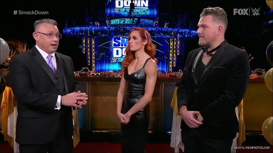 WWE_Friday_Night_SmackDown_2021_12_31_WWE_s_Top_Ten_Moments_Of_2021_720p_HDTV_x264-NWCHD_mp4_004328662.jpg