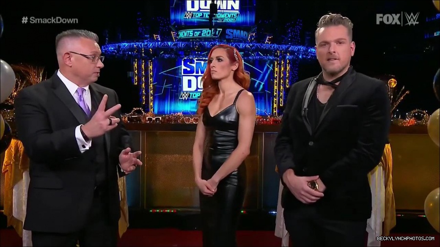 WWE_Friday_Night_SmackDown_2021_12_31_WWE_s_Top_Ten_Moments_Of_2021_720p_HDTV_x264-NWCHD_mp4_004329463.jpg