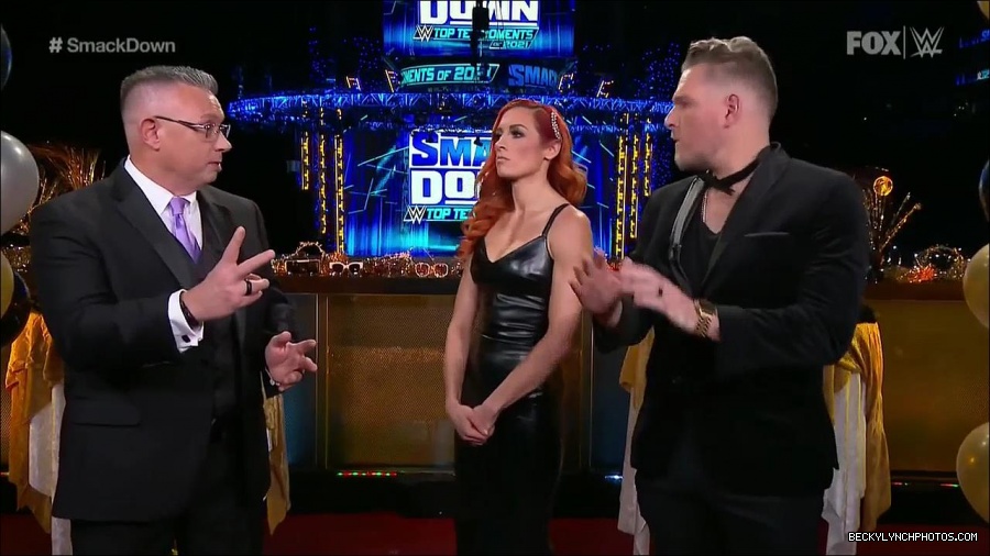 WWE_Friday_Night_SmackDown_2021_12_31_WWE_s_Top_Ten_Moments_Of_2021_720p_HDTV_x264-NWCHD_mp4_004329863.jpg