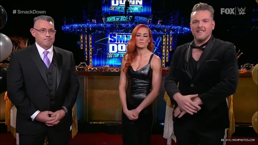 WWE_Friday_Night_SmackDown_2021_12_31_WWE_s_Top_Ten_Moments_Of_2021_720p_HDTV_x264-NWCHD_mp4_004333467.jpg
