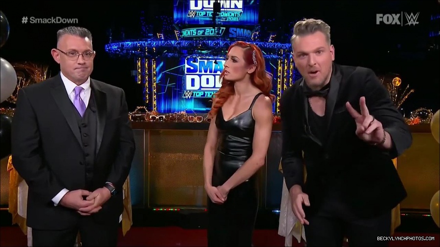 WWE_Friday_Night_SmackDown_2021_12_31_WWE_s_Top_Ten_Moments_Of_2021_720p_HDTV_x264-NWCHD_mp4_004334268.jpg