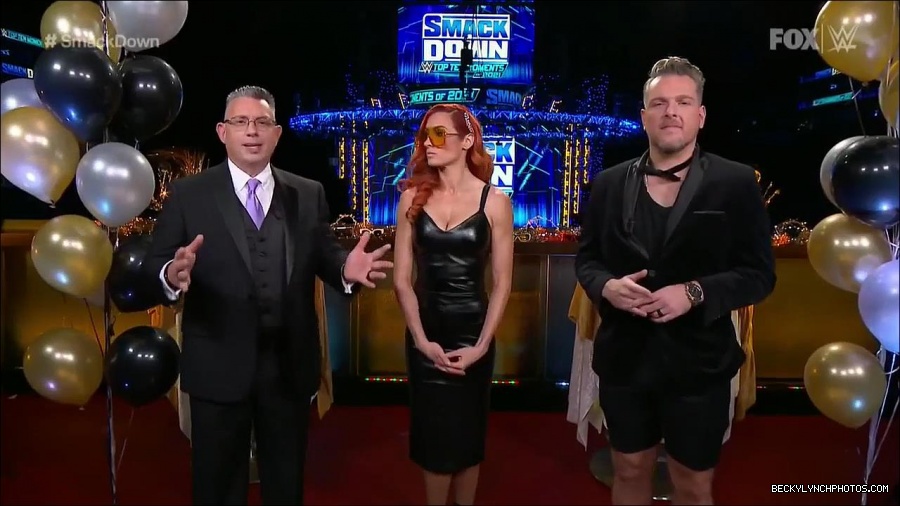 WWE_Friday_Night_SmackDown_2021_12_31_WWE_s_Top_Ten_Moments_Of_2021_720p_HDTV_x264-NWCHD_mp4_004415416.jpg