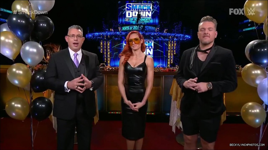WWE_Friday_Night_SmackDown_2021_12_31_WWE_s_Top_Ten_Moments_Of_2021_720p_HDTV_x264-NWCHD_mp4_004416217.jpg