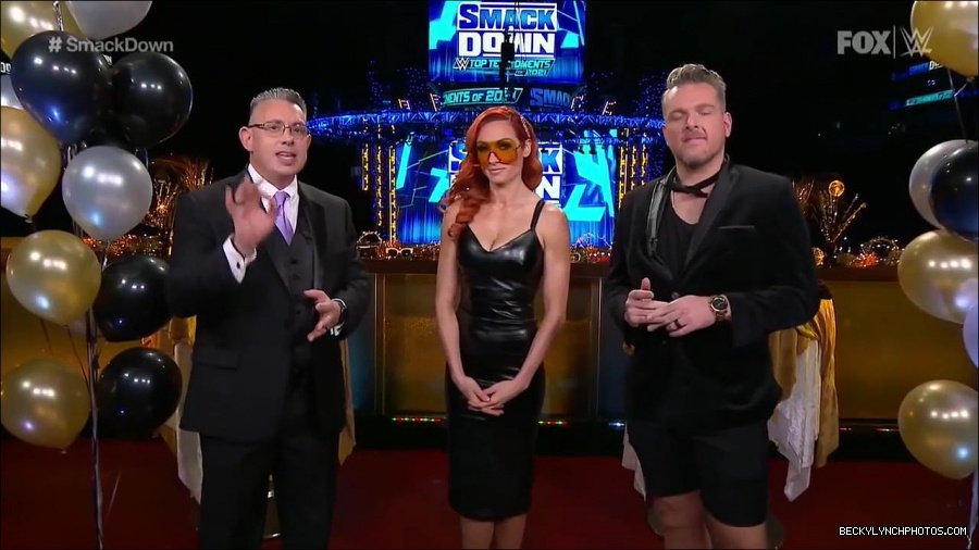 WWE_Friday_Night_SmackDown_2021_12_31_WWE_s_Top_Ten_Moments_Of_2021_720p_HDTV_x264-NWCHD_mp4_004419020.jpg