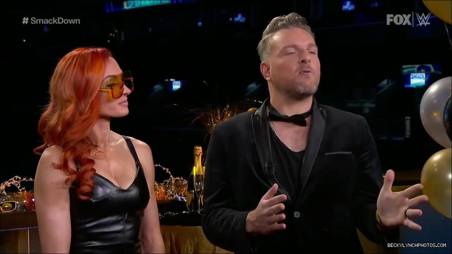 WWE_Friday_Night_SmackDown_2021_12_31_WWE_s_Top_Ten_Moments_Of_2021_720p_HDTV_x264-NWCHD_mp4_004424625.jpg