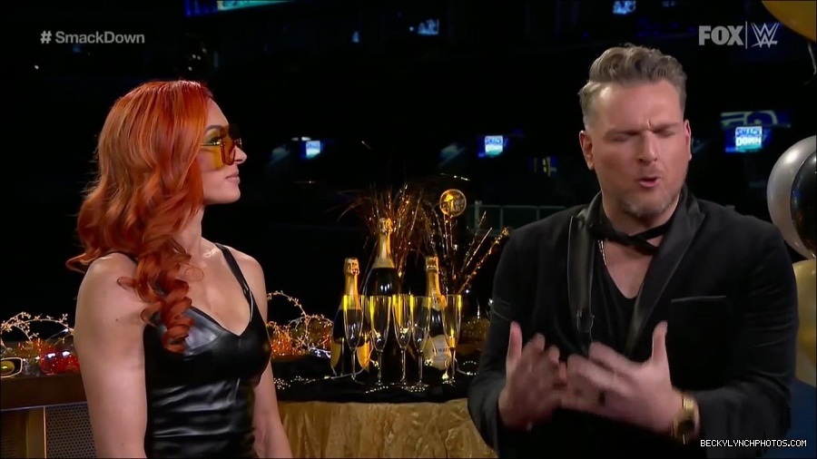 WWE_Friday_Night_SmackDown_2021_12_31_WWE_s_Top_Ten_Moments_Of_2021_720p_HDTV_x264-NWCHD_mp4_004426227.jpg