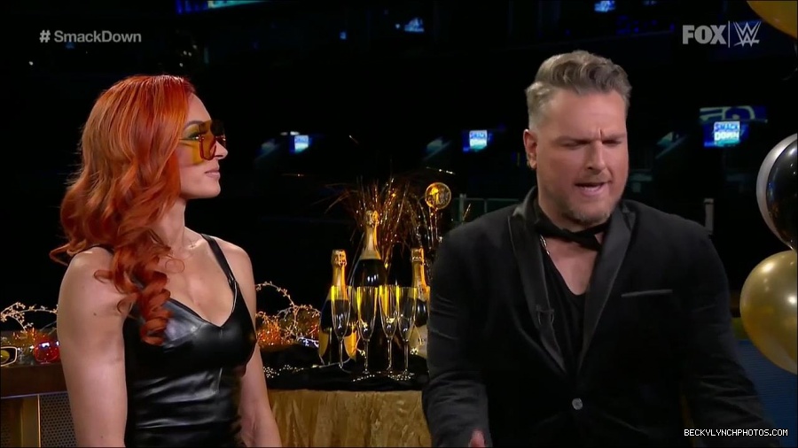 WWE_Friday_Night_SmackDown_2021_12_31_WWE_s_Top_Ten_Moments_Of_2021_720p_HDTV_x264-NWCHD_mp4_004427028.jpg