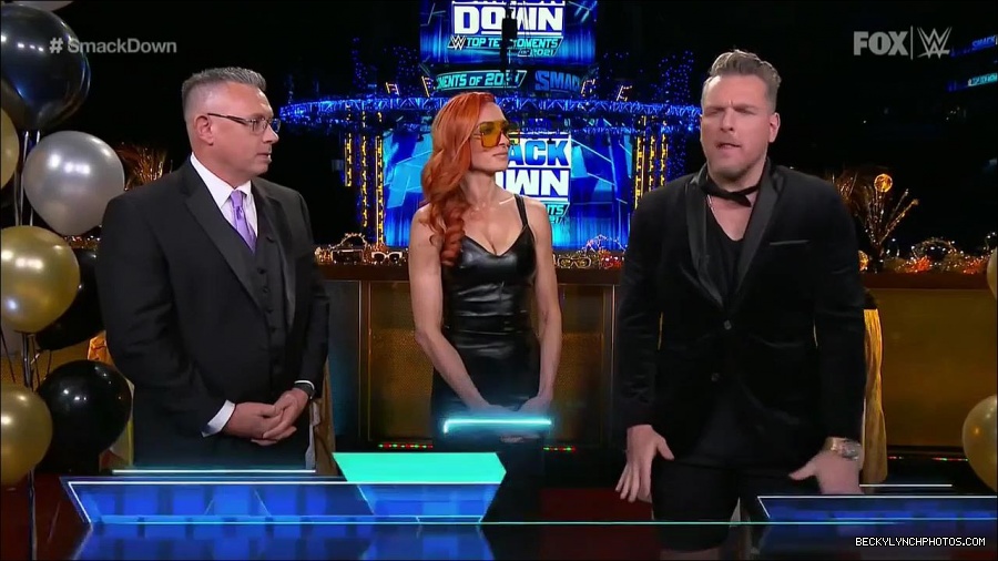 WWE_Friday_Night_SmackDown_2021_12_31_WWE_s_Top_Ten_Moments_Of_2021_720p_HDTV_x264-NWCHD_mp4_004427828.jpg