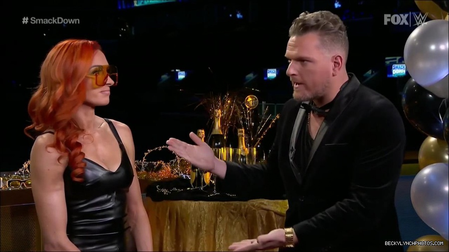WWE_Friday_Night_SmackDown_2021_12_31_WWE_s_Top_Ten_Moments_Of_2021_720p_HDTV_x264-NWCHD_mp4_004437438.jpg