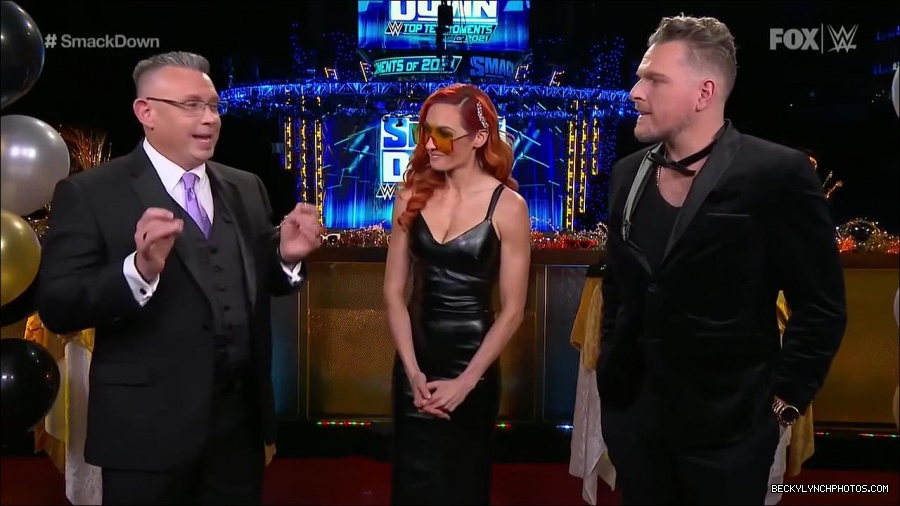 WWE_Friday_Night_SmackDown_2021_12_31_WWE_s_Top_Ten_Moments_Of_2021_720p_HDTV_x264-NWCHD_mp4_004443444.jpg