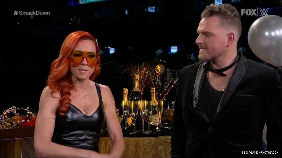 WWE_Friday_Night_SmackDown_2021_12_31_WWE_s_Top_Ten_Moments_Of_2021_720p_HDTV_x264-NWCHD_mp4_004451452.jpg