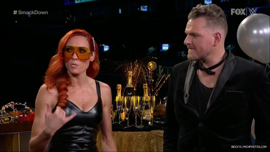 WWE_Friday_Night_SmackDown_2021_12_31_WWE_s_Top_Ten_Moments_Of_2021_720p_HDTV_x264-NWCHD_mp4_004451852.jpg