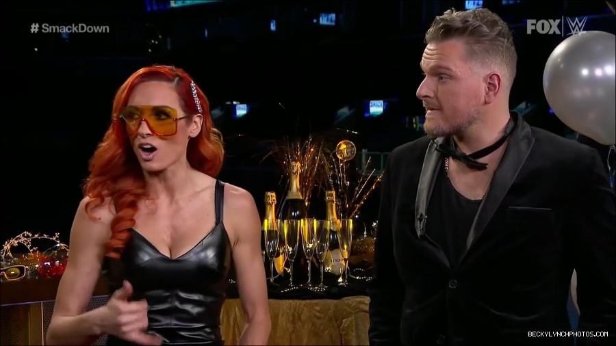WWE_Friday_Night_SmackDown_2021_12_31_WWE_s_Top_Ten_Moments_Of_2021_720p_HDTV_x264-NWCHD_mp4_004452253.jpg