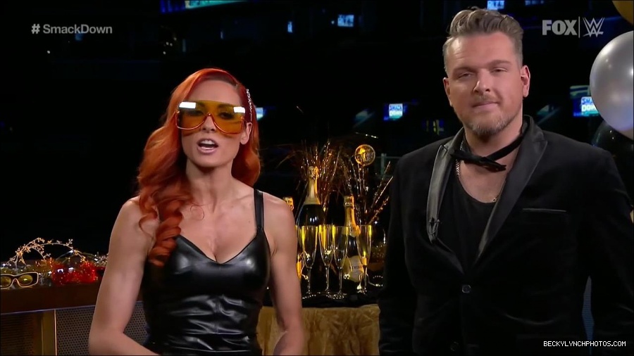 WWE_Friday_Night_SmackDown_2021_12_31_WWE_s_Top_Ten_Moments_Of_2021_720p_HDTV_x264-NWCHD_mp4_004455056.jpg
