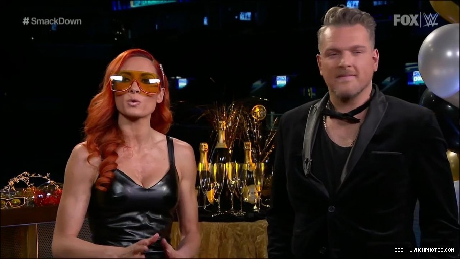 WWE_Friday_Night_SmackDown_2021_12_31_WWE_s_Top_Ten_Moments_Of_2021_720p_HDTV_x264-NWCHD_mp4_004455856.jpg