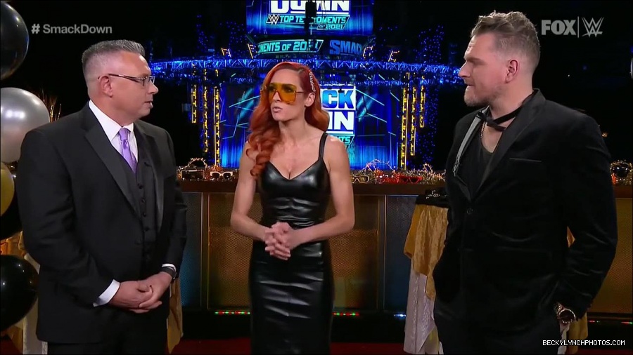 WWE_Friday_Night_SmackDown_2021_12_31_WWE_s_Top_Ten_Moments_Of_2021_720p_HDTV_x264-NWCHD_mp4_004457458.jpg